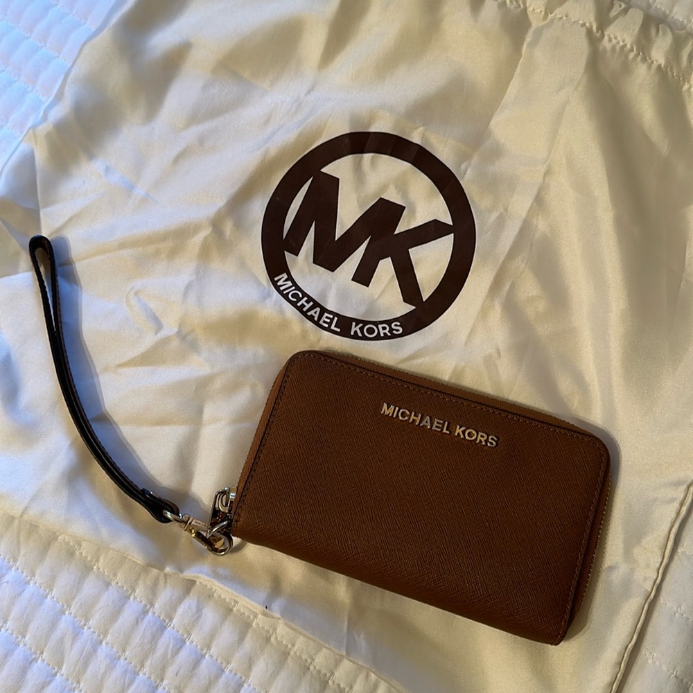 Michael Kors wristlet wallet